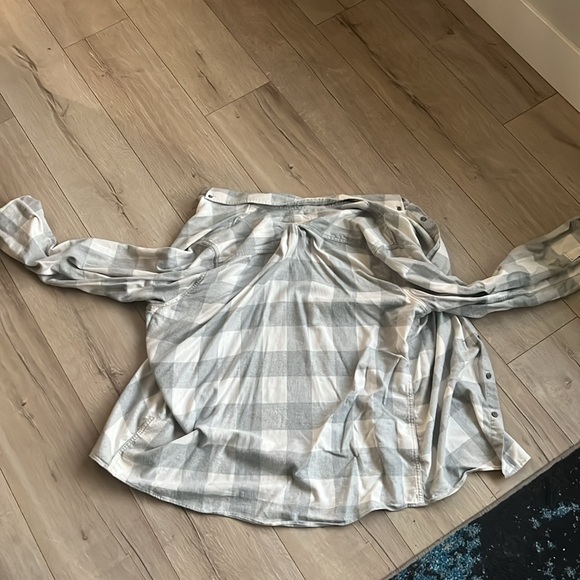 Eddie Bauer classic fit men’s flannel - Picture 2 of 4